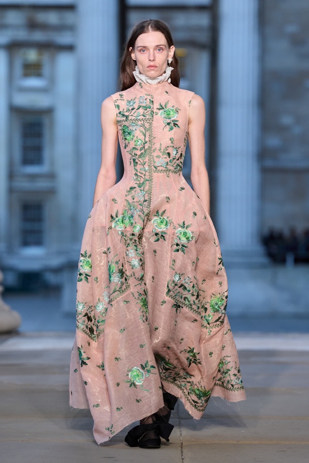 الطبعات عنوان مجموعة Erdem لربيع 2026