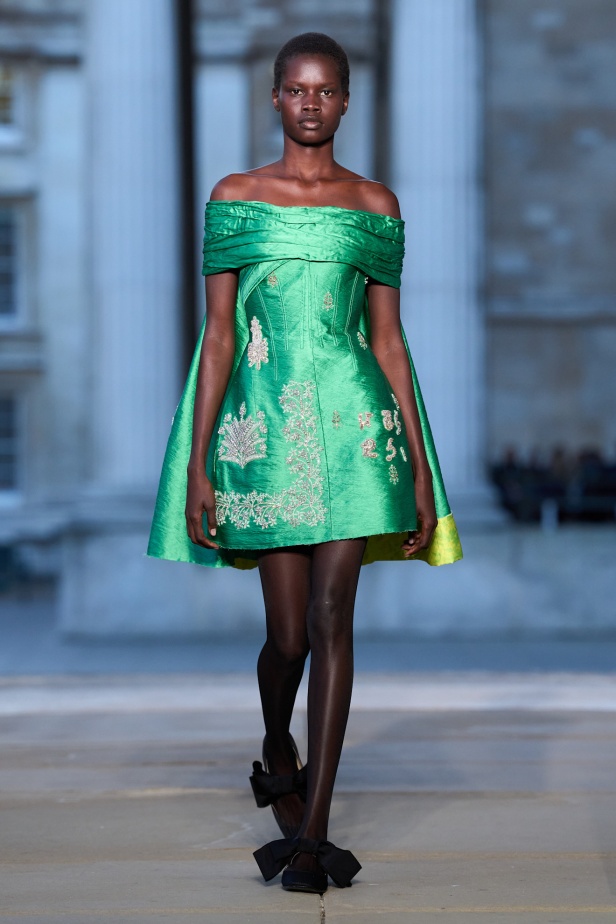 الطبعات عنوان مجموعة Erdem لربيع 2026