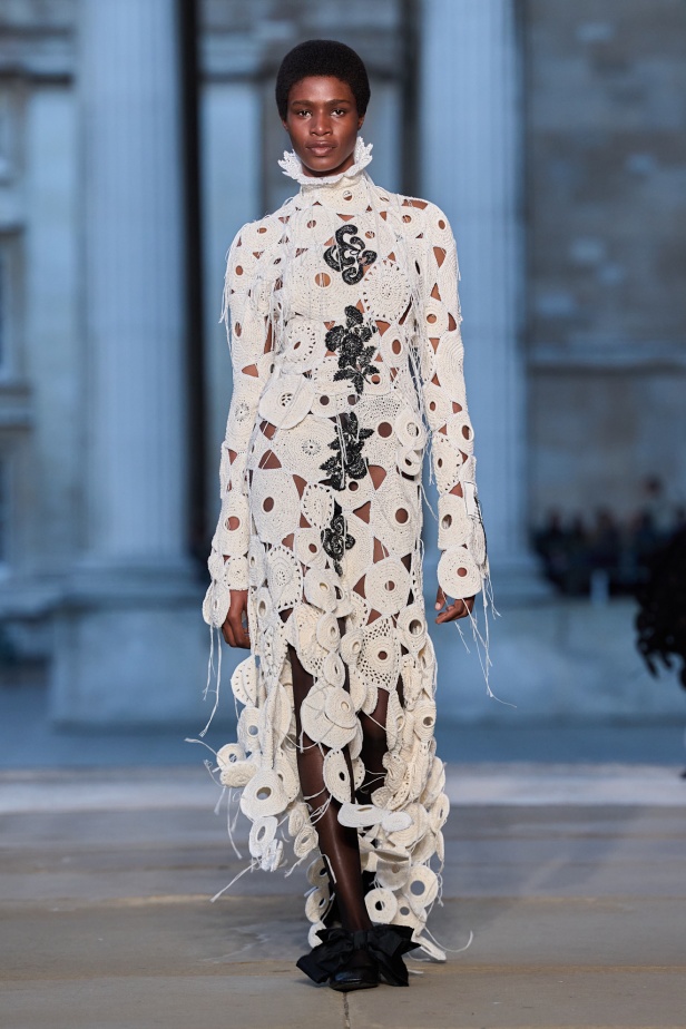 الطبعات عنوان مجموعة Erdem لربيع 2026