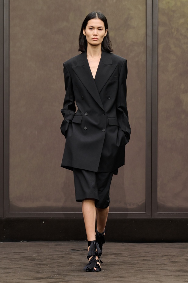 مجموعة Ferragamo تعود إلى حقبة العشرينيات بلمسة عصرية متجددة