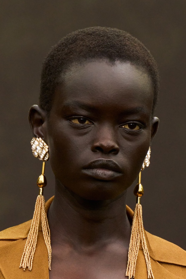 مجموعة Ferragamo تعود إلى حقبة العشرينيات بلمسة عصرية متجددة