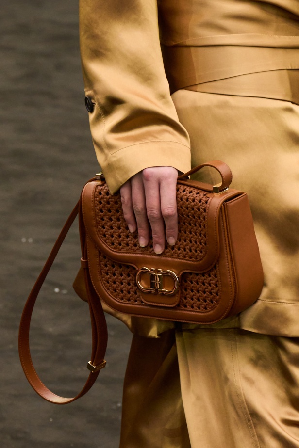 مجموعة Ferragamo تعود إلى حقبة العشرينيات بلمسة عصرية متجددة