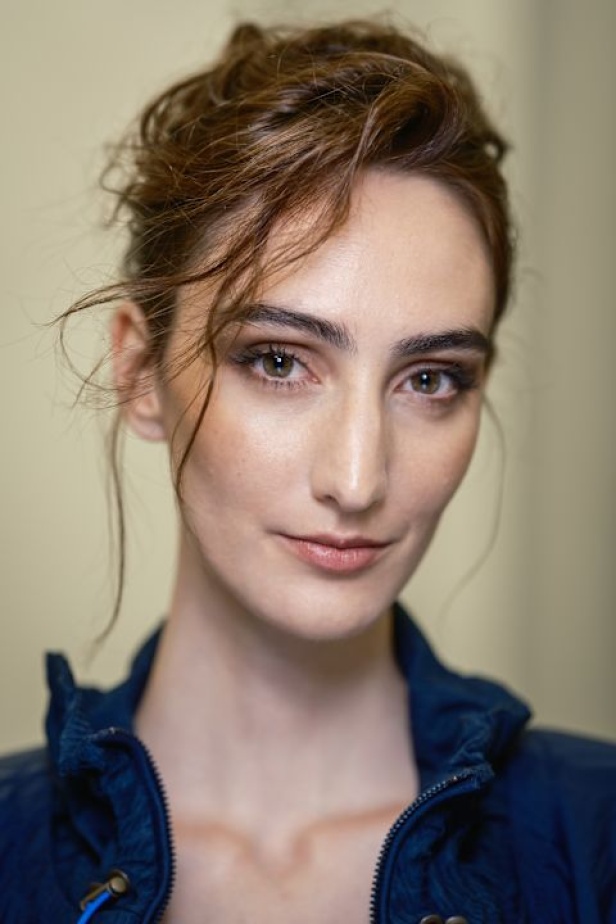 "جورجيو أرماني" يقدّم درسًا أخيرًا بالأناقة في مجموعة ربيع 2026... عرض تحوّل إلى وداع مؤثّر 