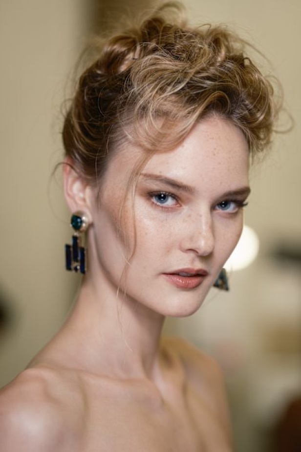 "جورجيو أرماني" يقدّم درسًا أخيرًا بالأناقة في مجموعة ربيع 2026... عرض تحوّل إلى وداع مؤثّر 