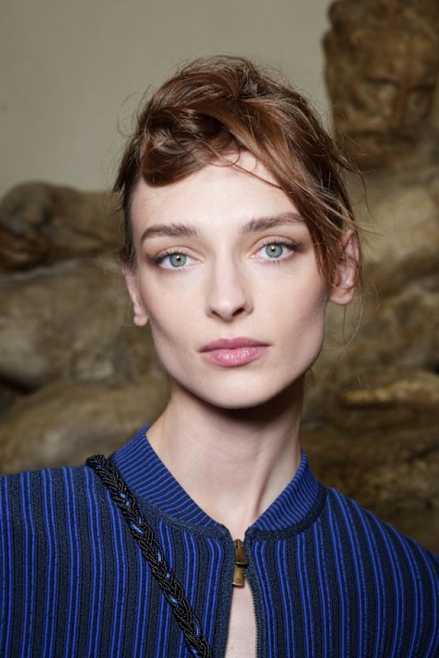 "جورجيو أرماني" يقدّم درسًا أخيرًا بالأناقة في مجموعة ربيع 2026... عرض تحوّل إلى وداع مؤثّر 