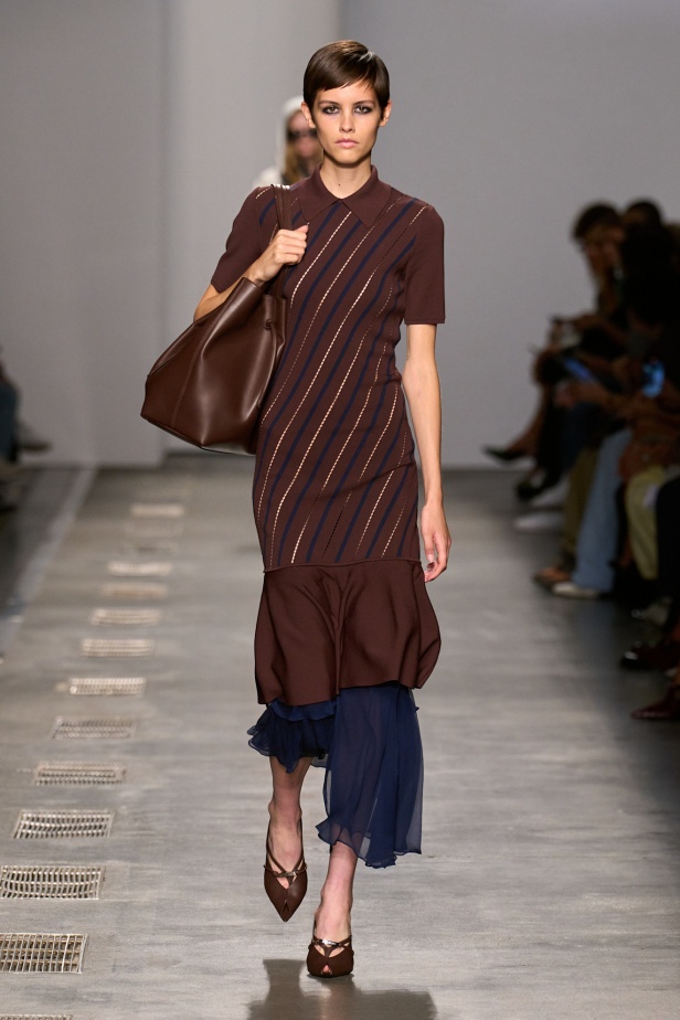 بين الأناقة الايطالية والحيوية البريطانية مجموعة ايسبرغ لموسم ربيع 2026