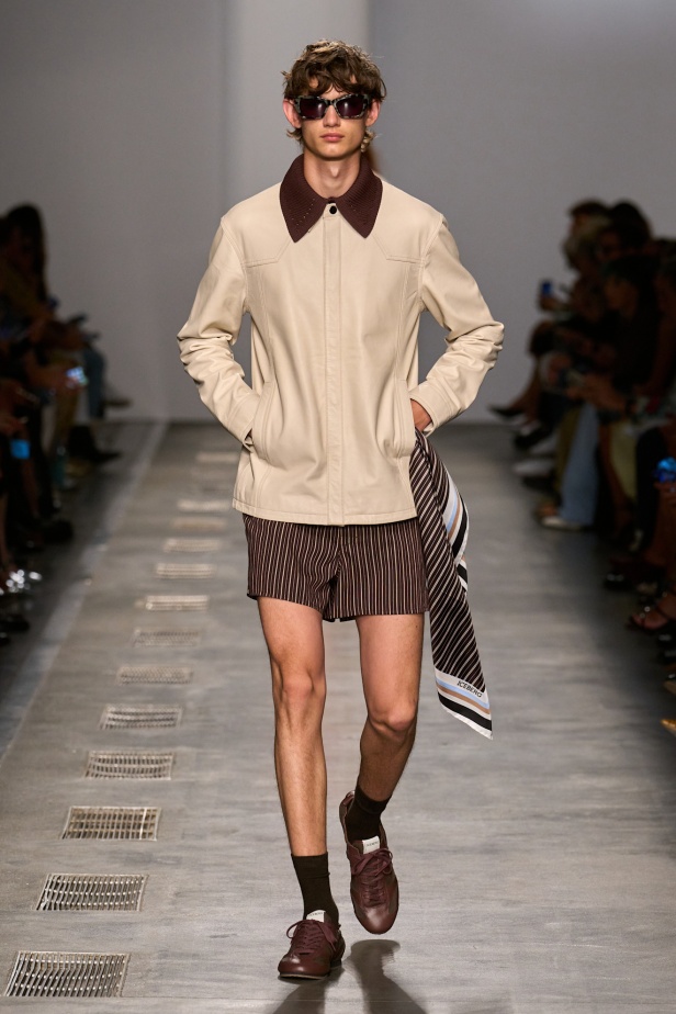 بين الأناقة الايطالية والحيوية البريطانية مجموعة ايسبرغ لموسم ربيع 2026