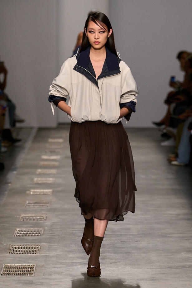 بين الأناقة الايطالية والحيوية البريطانية مجموعة ايسبرغ لموسم ربيع 2026