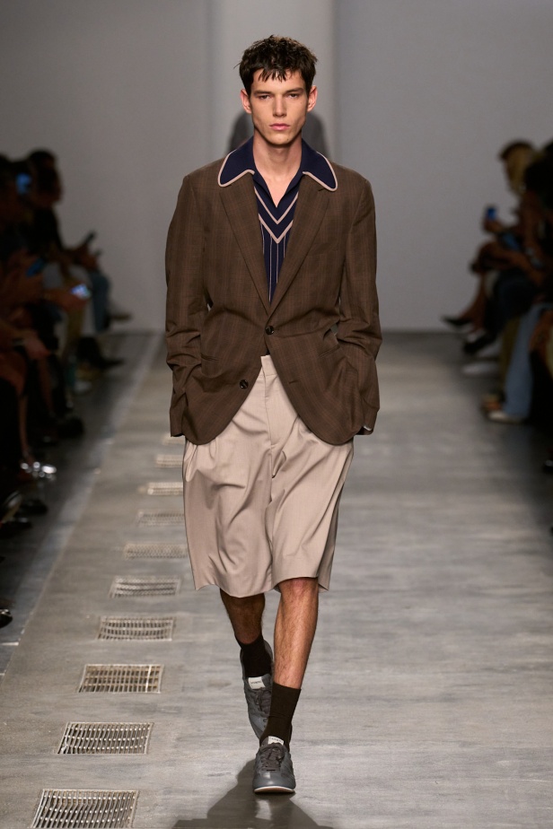 بين الأناقة الايطالية والحيوية البريطانية مجموعة ايسبرغ لموسم ربيع 2026