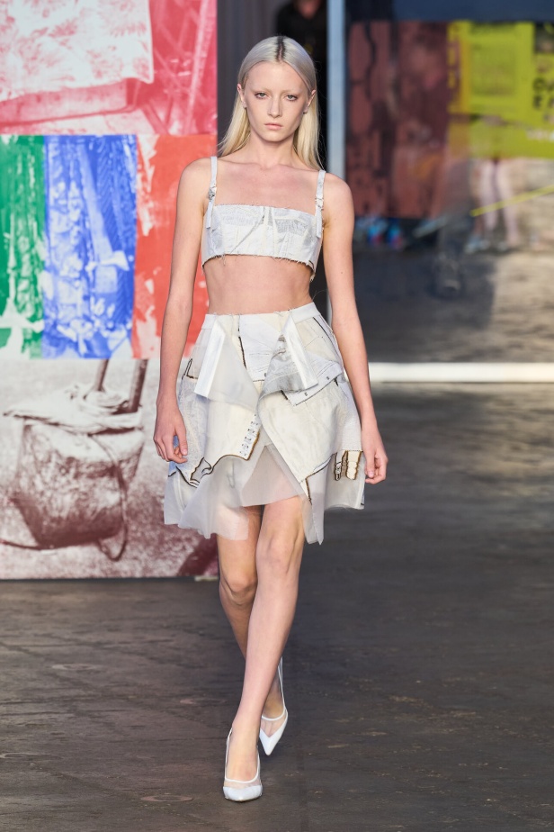 عرض أزياء Jason Wu لربيع وصيف 2026
