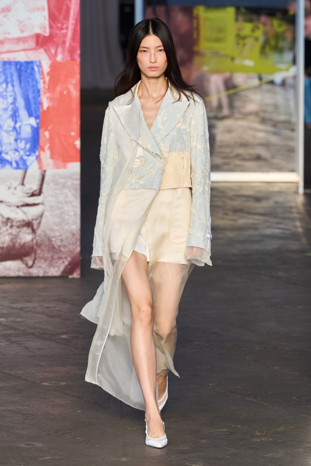 عرض أزياء Jason Wu لربيع وصيف 2026