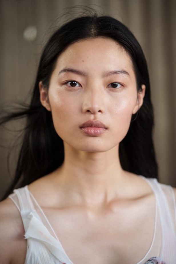 عرض أزياء Jason Wu لربيع وصيف 2026