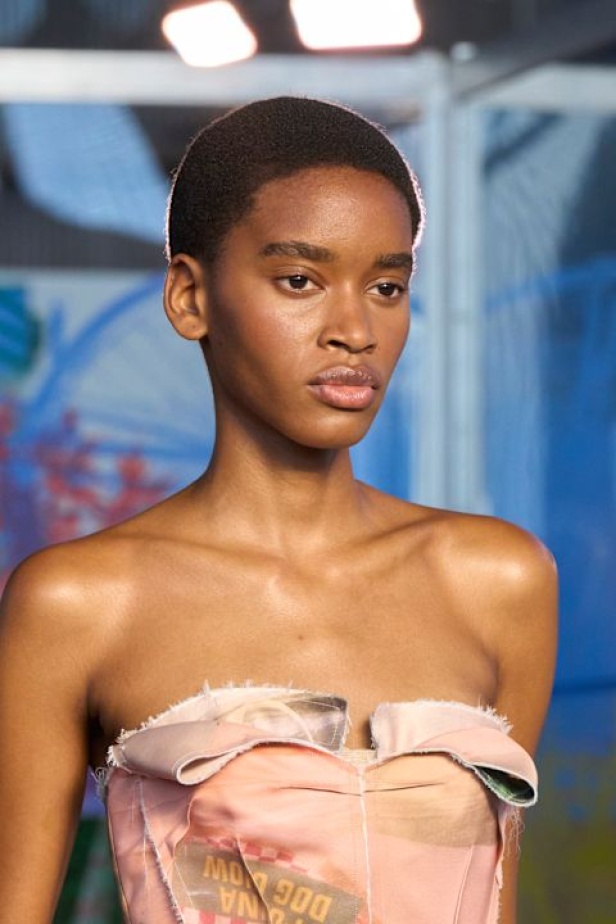 عرض أزياء Jason Wu لربيع وصيف 2026