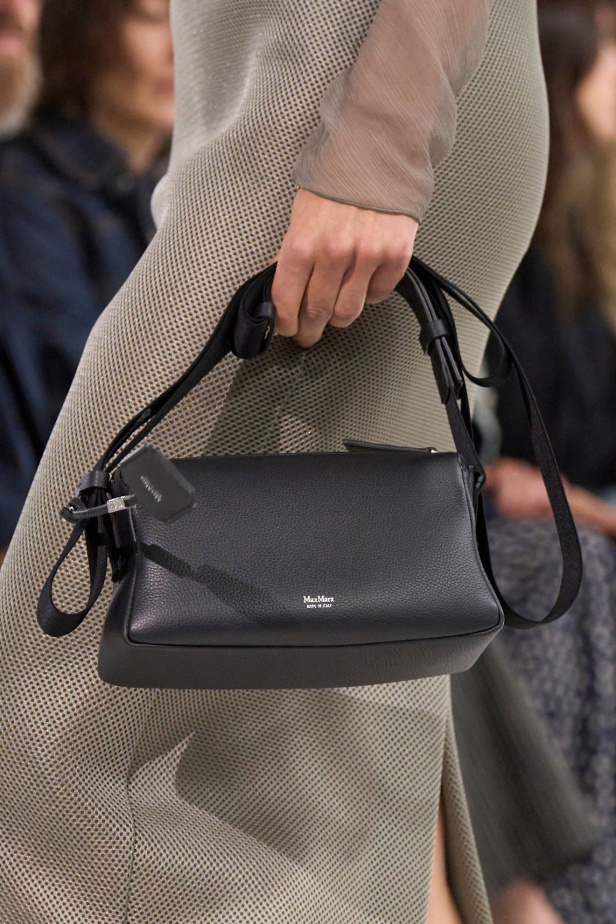 مجموعة Max Mara لربيع وصيف 2026 تجسّد أسلوب "الروكوكو" بلمسة عصرية