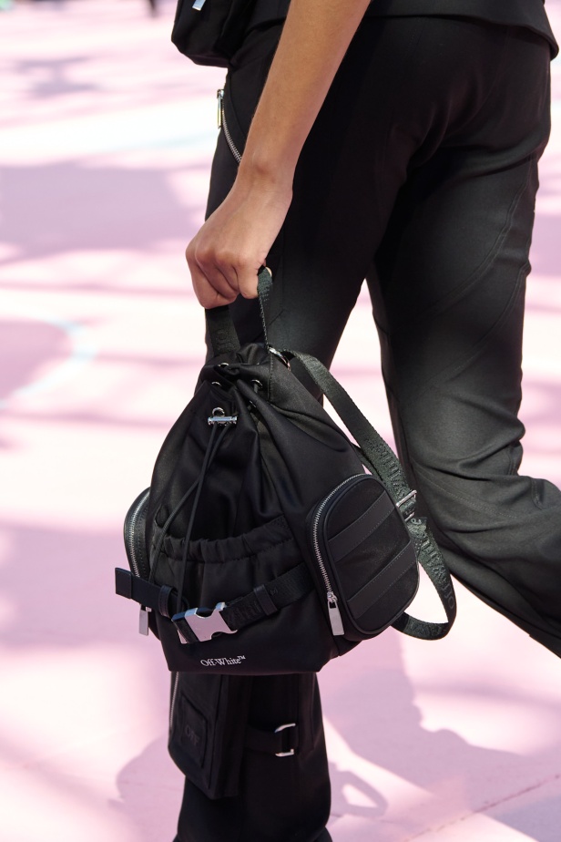 مجموعة اوف وايت لموسم ربيع 2026 بعنوان Pop Romance