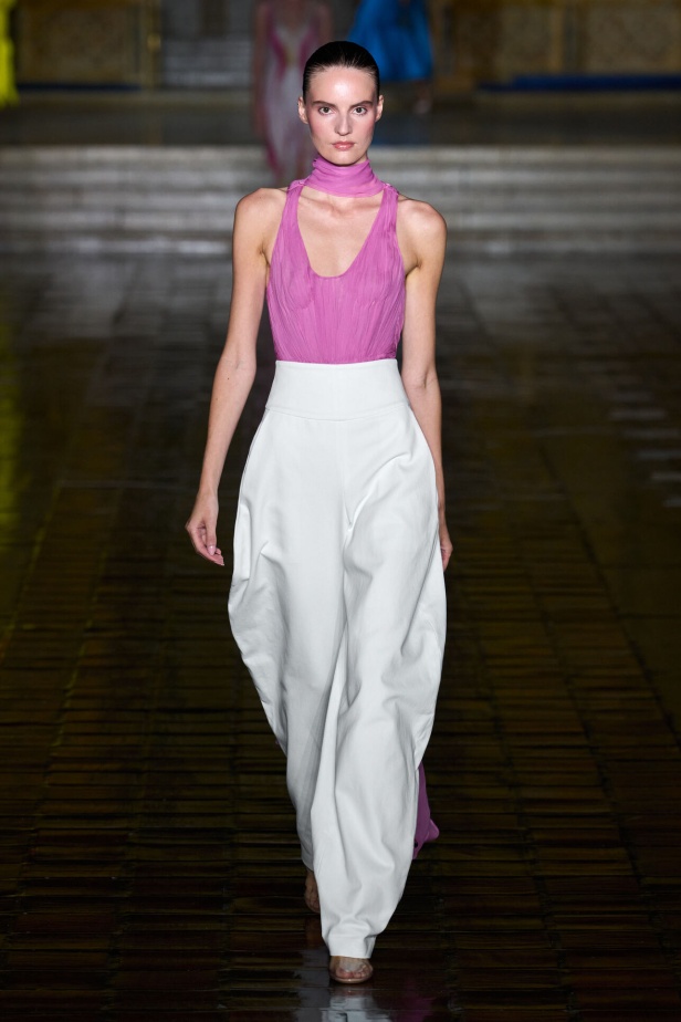 عرض أزياء مجموعة Prabal Gurung لربيع وصيف 2026