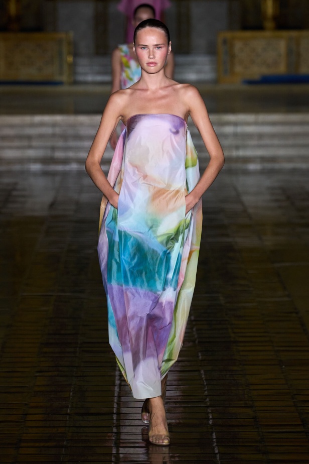 عرض أزياء مجموعة Prabal Gurung لربيع وصيف 2026