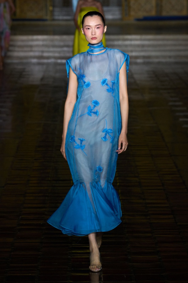 عرض أزياء مجموعة Prabal Gurung لربيع وصيف 2026