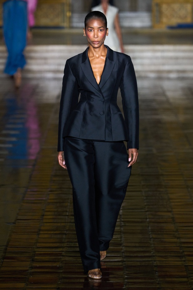 عرض أزياء مجموعة Prabal Gurung لربيع وصيف 2026