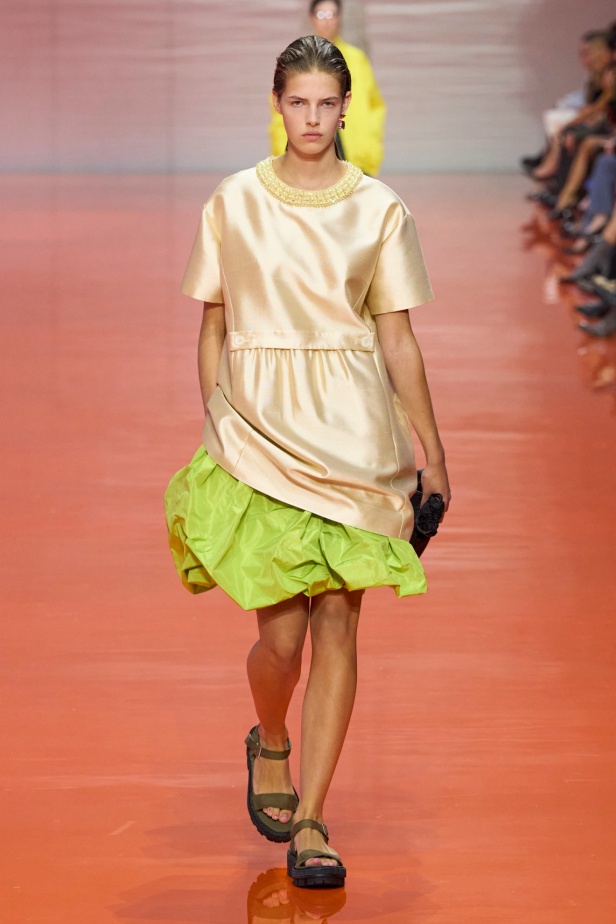  الأناقة الهادئة أبرز سمات مجموعة برادا لموسم ربيع 2026