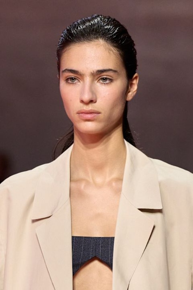 عرض برادا لموسم ربيع وصيف 2026