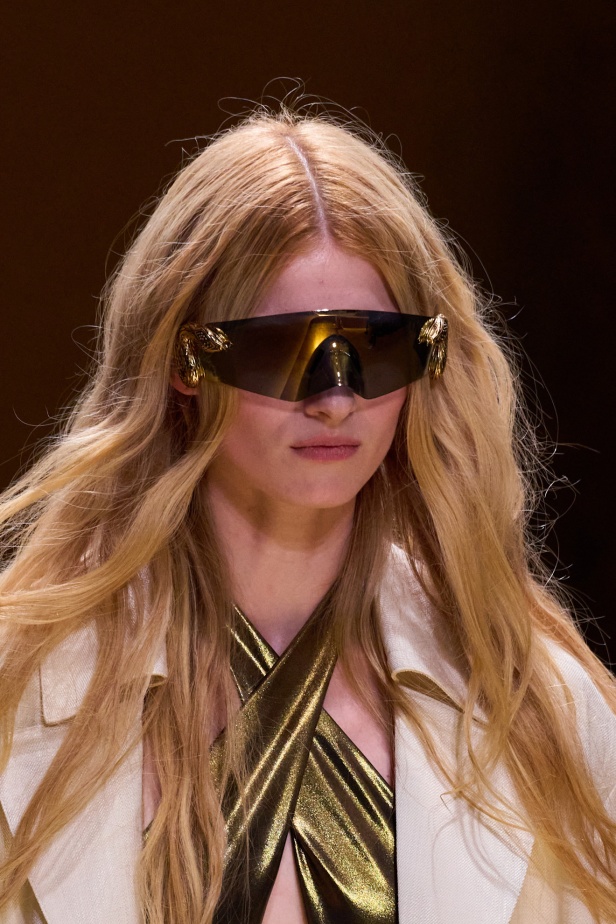 من كيليوباترا إلى جين بيركين مجموعة روبيرتو كافالي لموسم ربيع وصيف 2026