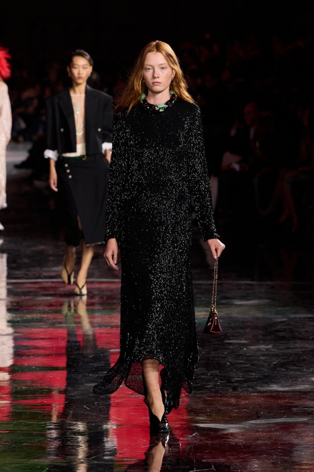 "ماثيو بلازي" يعيد كتابة شفرات "شانيل" بين الكواكب ويُطلق الدار إلى مدار جديد