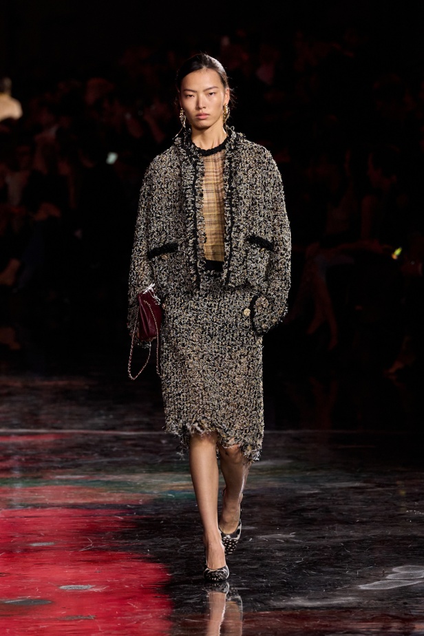 "ماثيو بلازي" يعيد كتابة شفرات "شانيل" بين الكواكب ويُطلق الدار إلى مدار جديد