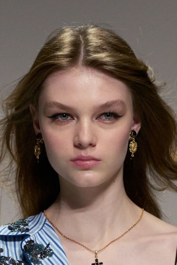 مجموعة غير تقليدية قدّمتها دار Dolce & Gabbana لربيع وصيف 2026 في ميلانو