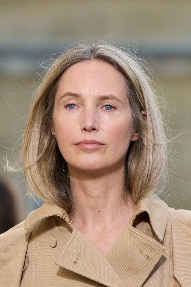 غابرييلا هيرست  في مجموعة ربيع 2026