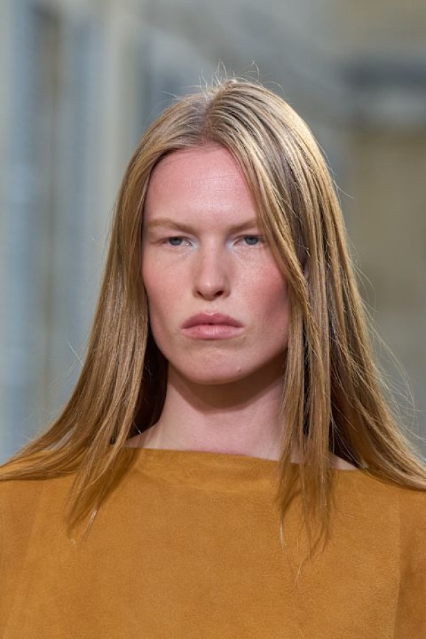 غابرييلا هيرست  في مجموعة ربيع 2026