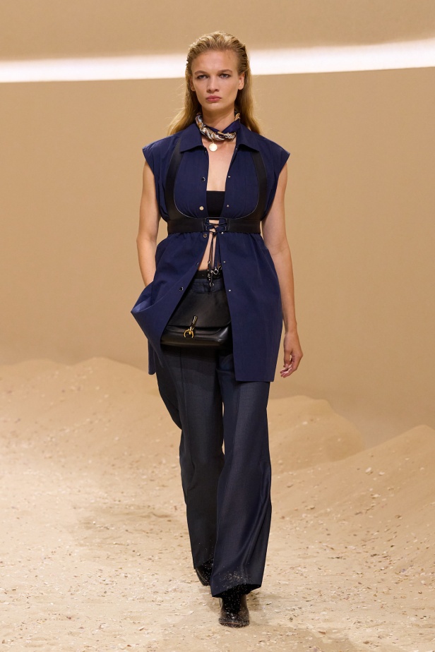 مجموعة Hermès لربيع وصيف 2026... قصيدة للحرية المطلقة والأنوثة الواثقة