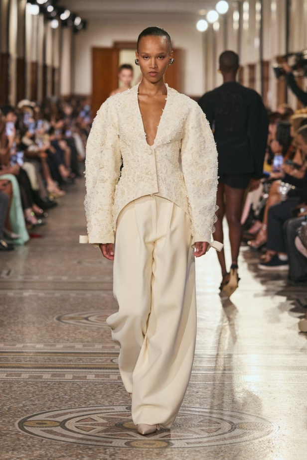 مجموعة جورج حبيقة لربيع وصيف 2026: أناقة تنبض في تصاميم تتحدى الزمن