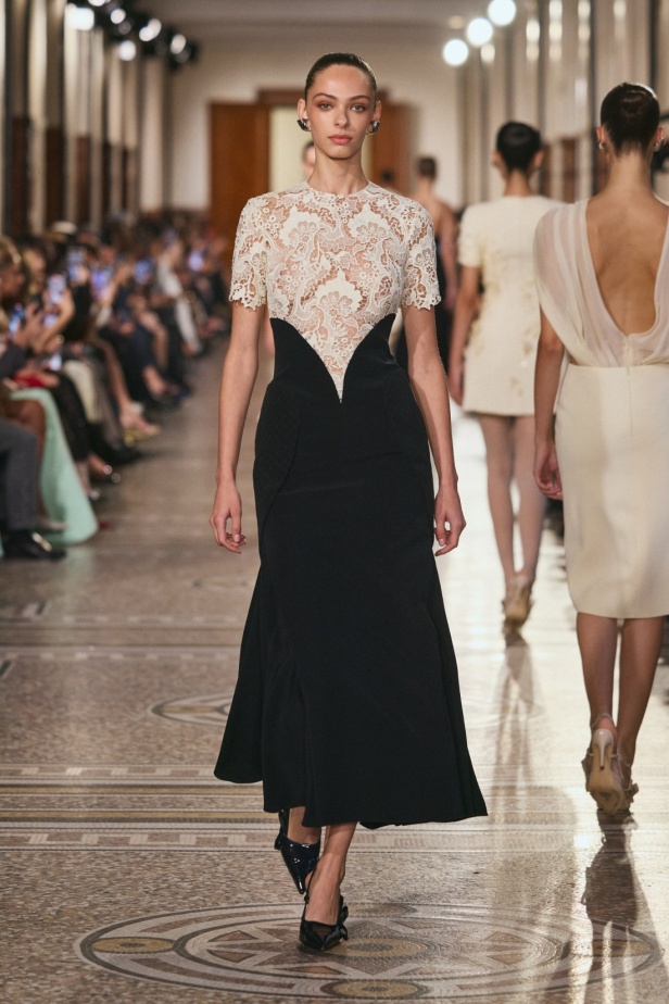 مجموعة جورج حبيقة لربيع وصيف 2026: أناقة تنبض في تصاميم تتحدى الزمن