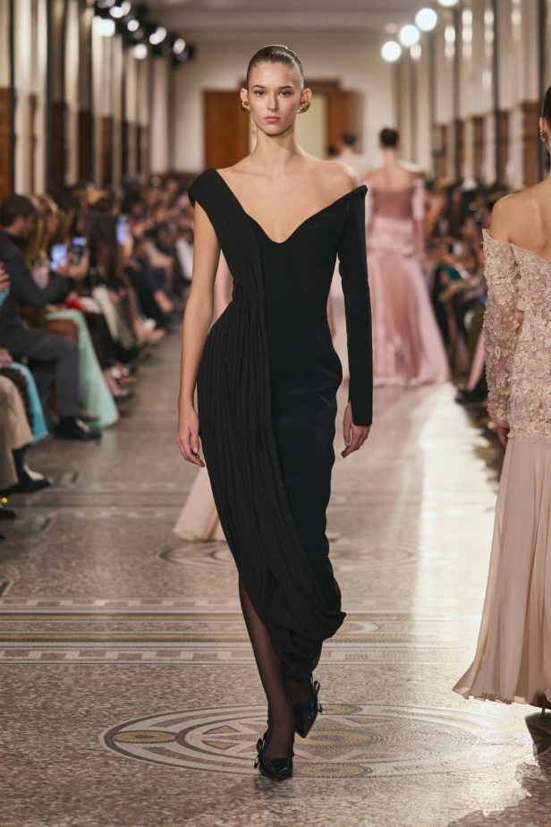 مجموعة جورج حبيقة لربيع وصيف 2026: أناقة تنبض في تصاميم تتحدى الزمن