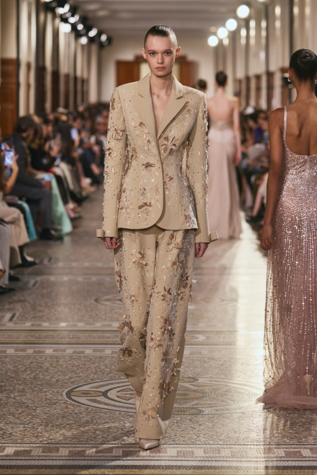 مجموعة جورج حبيقة لربيع وصيف 2026: أناقة تنبض في تصاميم تتحدى الزمن