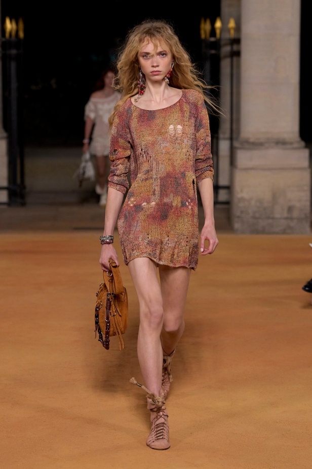 شمس الصحراء وأناقة الترحال في مجموعة Isabel Marant ربيع وصيف 2026