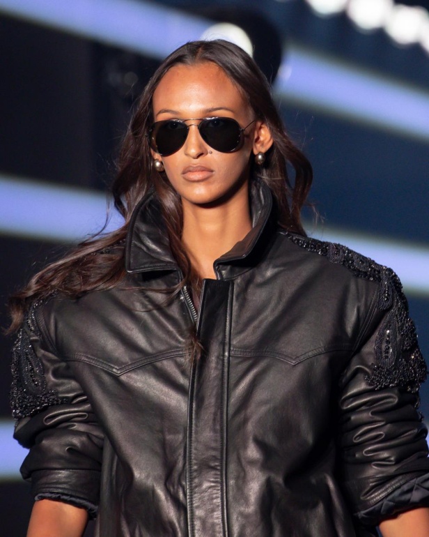 علامة 1886 تقدّم مجموعتها "Capital Affair" في أسبوع الأزياء في الرياض 2025: القوة في الأزياء من منظورٍ جيل المستقبل