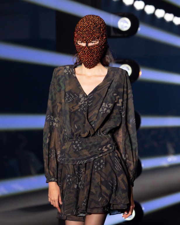 علامة 1886 تقدّم مجموعتها "Capital Affair" في أسبوع الأزياء في الرياض 2025: القوة في الأزياء من منظورٍ جيل المستقبل