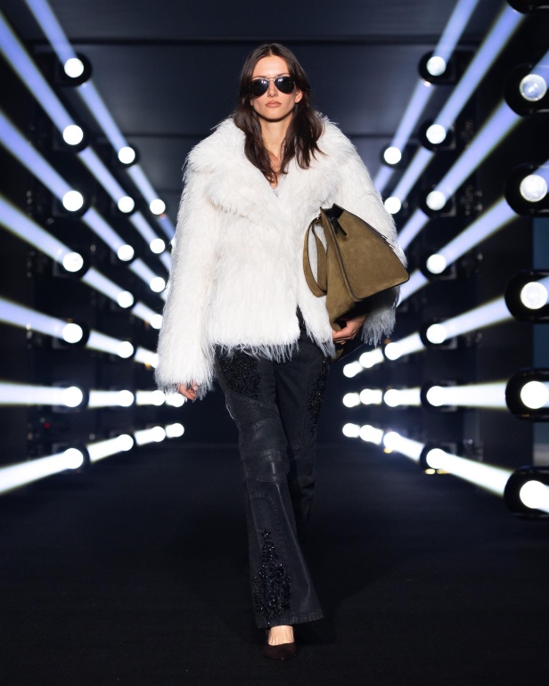 علامة 1886 تقدّم مجموعتها "Capital Affair" في أسبوع الأزياء في الرياض 2025: القوة في الأزياء من منظورٍ جيل المستقبل