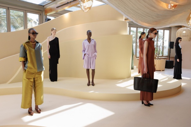 "SAHRA 02: RIYO SOLEIL" من علامة ARWÁ