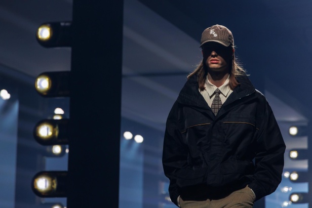 علامة 1886 تقدّم مجموعتها "Capital Affair" في أسبوع الأزياء في الرياض 2025: القوة في الأزياء من منظورٍ جيل المستقبل