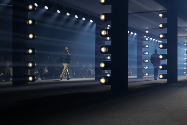 علامة 1886 تقدّم مجموعتها "Capital Affair" في أسبوع الأزياء في الرياض 2025: القوة في الأزياء من منظورٍ جيل المستقبل