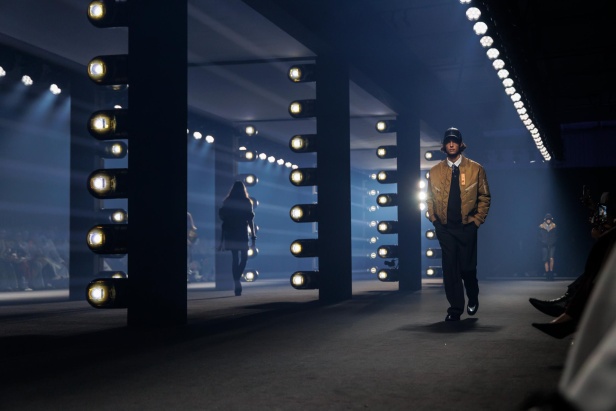 علامة 1886 تقدّم مجموعتها "Capital Affair" في أسبوع الأزياء في الرياض 2025: القوة في الأزياء من منظورٍ جيل المستقبل