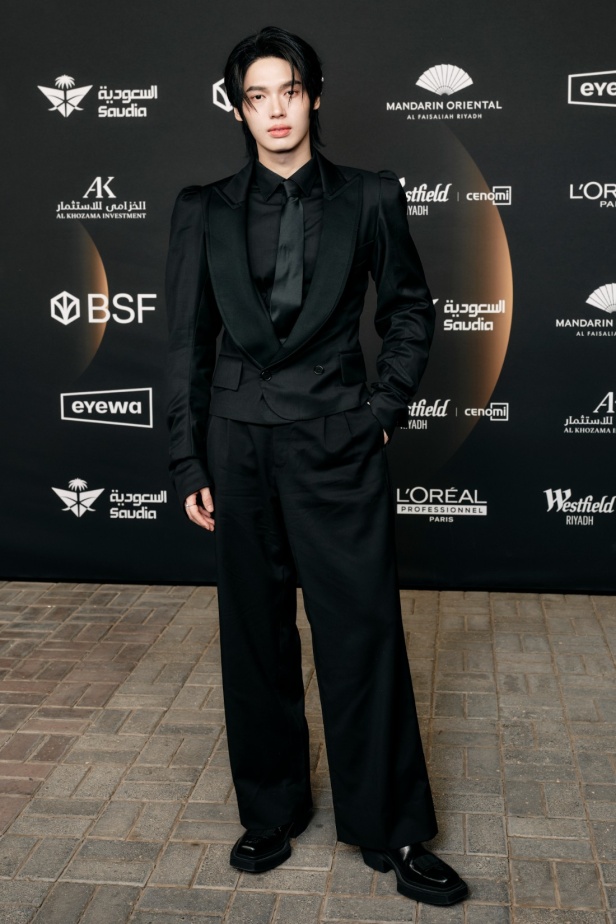 حين تلتقي الحِرفة البريطانية بالذاكرة السعودية... عرض Vivienne Westwood في أول مشاركة للدار في أسبوع الأزياء في الرياض