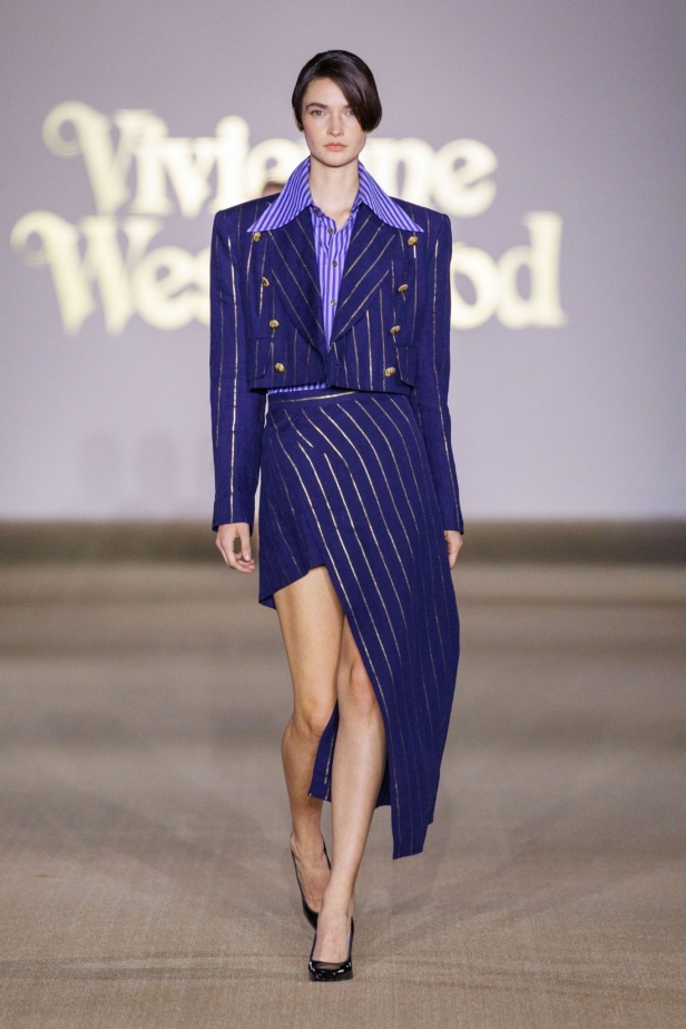 حين تلتقي الحِرفة البريطانية بالذاكرة السعودية... عرض Vivienne Westwood في أول مشاركة للدار في أسبوع الأزياء في الرياض