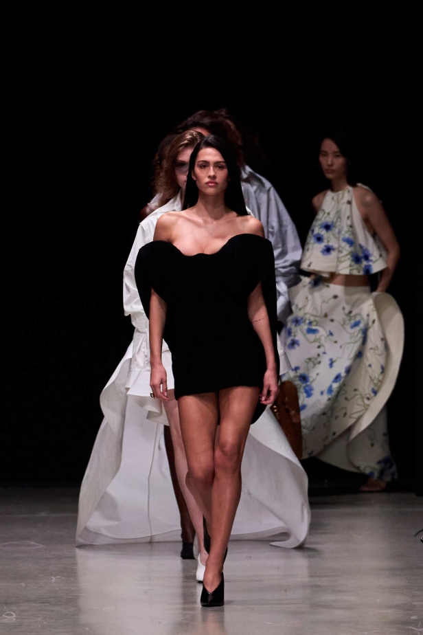 عرض أزياء Stella Mccartney صيف 2026