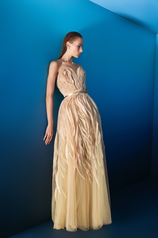 مجموعة طوني ورد لربيع وصيف 2026... تصاميم خالدة تُعيد إحياء أسطورة