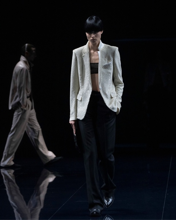 مجموعة توم فورد لربيع 2026 بين الجرأة والشاعرية