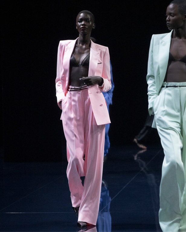 مجموعة توم فورد لربيع 2026 بين الجرأة والشاعرية